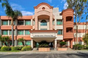 9535 reseda northridge medical and professional plaza 300x200.jpg